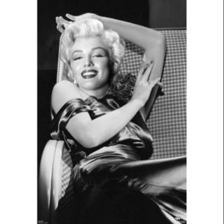Marilyn Monroe Reclining Poster Print (24 x 36)