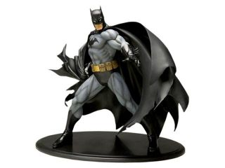 DC Comic: Batman Black Costume Version ArtFx Statue