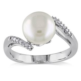 Miadora Sterling Silver Freshwater Pearl and Diamond Accent Ring (9 10
